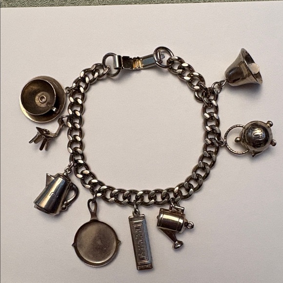Vintage Women’s Silver-Toned Kitchen-Themed Charm Bracelet - Picture 9 of 13